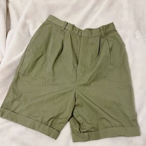 Chic Olive green high waisted shorts